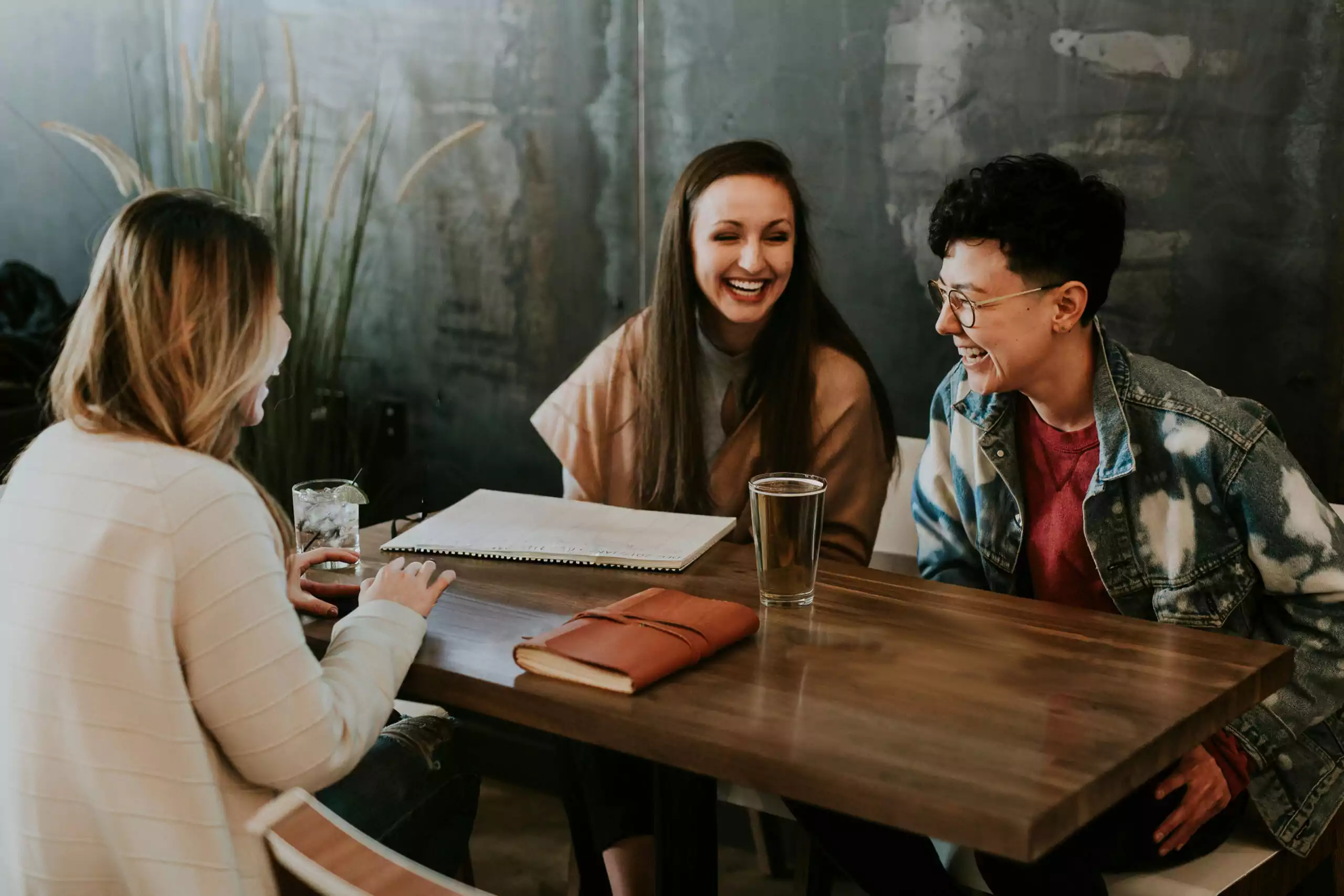 Ateliers écrans Petits Bruits en Normandie — enfants, ados, parents